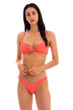 Charger l'image dans la galerie, Model Front: Rio De Sol Haut Top Dots-Tabata Mila