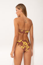 Charger l'image dans la galerie, Model Back: Wednesday In Hawaii By Rio De Sol Ensemble Set Pua-Coco-Lilikoi Lani Waikiki