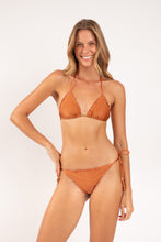 Charger l'image dans la galerie, Model Front: Rio De Sol Bas Bottom Shimmer-Nocciola Frufru