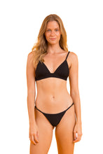 Charger l'image dans la galerie, Model Front: Rio De Sol Ensemble Set Bora-Black Tri-Cos Cheeky-Fixa