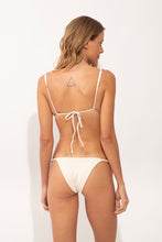 Charger l'image dans la galerie, Model Back: Rio De Sol Bas Bottom Malibu-Natural Essential-Noa