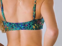 Charger et lire la vidéo dans la visionneuse de la Galerie, Video: Rio De Sol Ensemble Set Wilds Bandeau-Reto Highleg