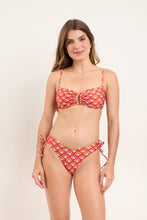 Charger l'image dans la galerie, Model Front: Rio De Sol Haut Top Floral-Scales Sara