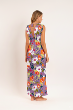 Charger l'image dans la galerie, Model Back: Rio De Sol Vêtement De Plage Garden-Flower Long Dress Soleil
