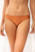 Charger l'image dans la galerie, Gallery: Rio De Sol Bas Bottom Shimmer-Nocciola Essential-Comfy

