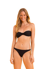 Charger l'image dans la galerie, Model Front: Rio De Sol Haut Top Bora-Black Bandeau-Joy
