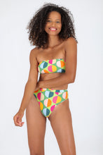 Charger l'image dans la galerie, Model Front: Rio De Sol Bas Bottom Garden-City Hotpant-Cos
