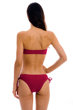 Charger l'image dans la galerie, Model Back: Rio De Sol Haut Top Uv-Desejo Bandeau-Reto
