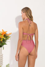 Charger l'image dans la galerie, Model Back: Rio De Sol Ensemble Set Shimmer-Confetti Twist Belted-High-Waist
