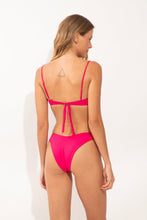 Charger l'image dans la galerie, Model Back: Wednesday In Hawaii By Rio De Sol Bas Bottom Guava Kai
