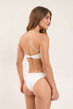 Charger l'image dans la galerie, Model Back: Rio De Sol Haut Top Sand-White Kora
