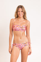 Charger l'image dans la galerie, Model Front: Rio De Sol Ensemble Set Sweet-Camo Bandeau-Reto Madrid
