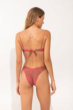 Charger l'image dans la galerie, Model Back: Wednesday In Hawaii By Rio De Sol Bas Bottom Pua-Coco-Guava Kai
