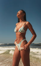 Charger l'image dans la galerie, Image 09: Wednesday In Hawaii By Rio De Sol Haut Top Pua-Valley Ana
