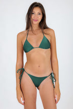 Charger l'image dans la galerie, Model Front: Rio De Sol Haut Top Palace Tri-Rope

