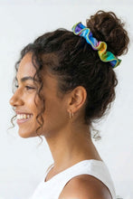 Charger l'image dans la galerie, Model Front: Rio De Sol Chouchou Fusion Scrunchie
