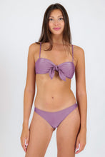 Charger l'image dans la galerie, Model Front: Rio De Sol Haut Top Shimmer-Harmonia Bandeau-Knot
