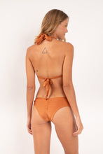 Charger l'image dans la galerie, Model Back: Rio De Sol Haut Top Shimmer-Nocciola Mel
