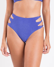 Charger l'image dans la galerie, Gallery: Rio De Sol Bas Bottom Malibu-Indigo Highwaist-Spin
