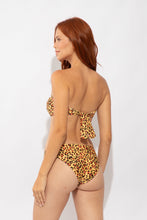 Charger l'image dans la galerie, Model Back: Rio De Sol Bas Bottom Yellow-Feline Essential-Comfy
