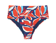 Charger l&#39;image dans la galerie, Bottom Leaves Hotpants
