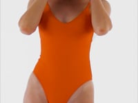 Charger et lire la vidéo dans la visionneuse de la Galerie, Video: Rio De Sol Une Pièce Calendula Hype
