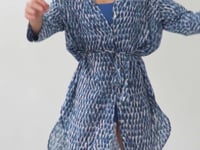 Charger et lire la vidéo dans la visionneuse de la Galerie, Video: Rio De Sol Chemise Chuva Chemise Gabriele
