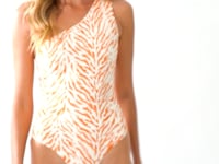 Charger et lire la vidéo dans la visionneuse de la Galerie, Video: Rio De Sol Une Pièce Sahari Sienna
