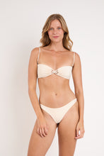 Charger l&#39;image dans la galerie, Model Front: Rio De Sol Bas Bottom Malibu-Natural Essential-Iris
