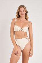 Charger l&#39;image dans la galerie, Model Front: Rio De Sol Bas Bottom Malibu-Natural High-Waist-Spin-Iris
