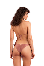 Charger l&#39;image dans la galerie, Model Back: Rio De Sol Bas Bottom Shimmer-Copper Frufru

