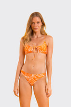 Charger l&#39;image dans la galerie, Model Front: Rio De Sol Bas Bottom Trail-Orange Essential-Comfy
