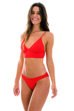 Charger l&#39;image dans la galerie, Model Front: Rio De Sol Haut Top Cotele-Tomate Tri-Tank
