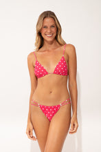 Charger l'image dans la galerie, Model Front: Wednesday In Hawaii By Rio De Sol Haut Top Kiko-Guava Ana
